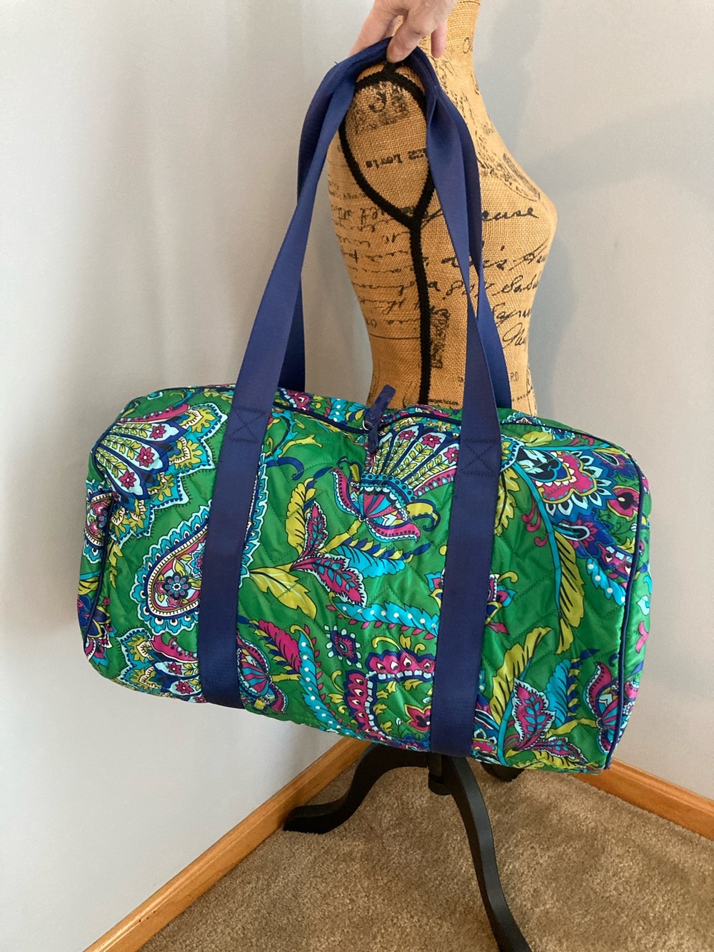 NWOT Vera Bradley Gym/Travel Duffel Emerald Paisley